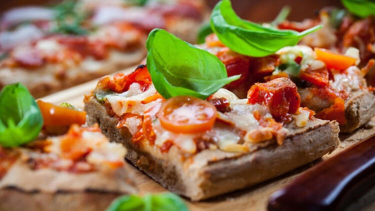 Kolay pizza tarifi