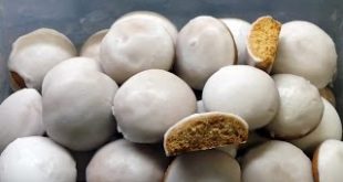 Pfeffernusse-German-Iced-Spice-Cookies