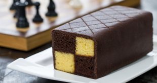 Chocolate-Almond-Battenberg-Cake-4k-video