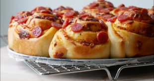 Pizzaschnecken-Zupfbrot-mit-Salami-Pizza-Rolls-Pull-Apart-Bread-with-Salami-ENG-SUBS